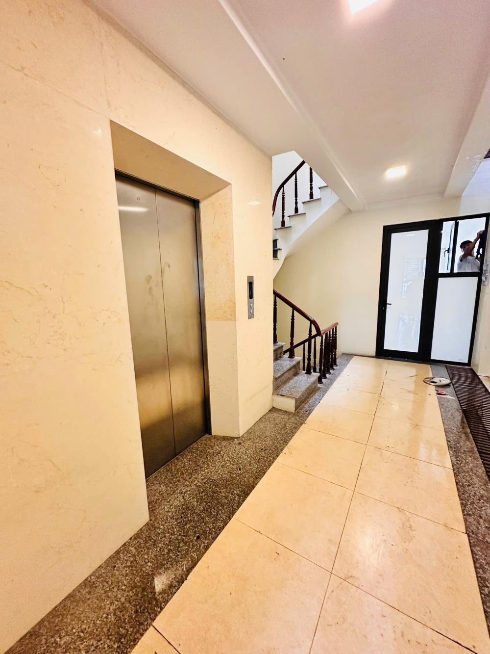 Xuân La 81m2, 6 Tầng, Mặt Tiền 4.3m - 29 Tỷ Tây Hồ