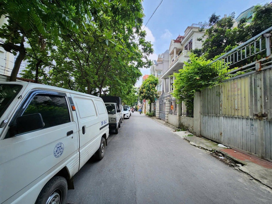 Nhà Phố Nguyễn Phong Sắc Phân Lô - 105m2 - Ô Tô Đỗ Cửa - Giá Tốt