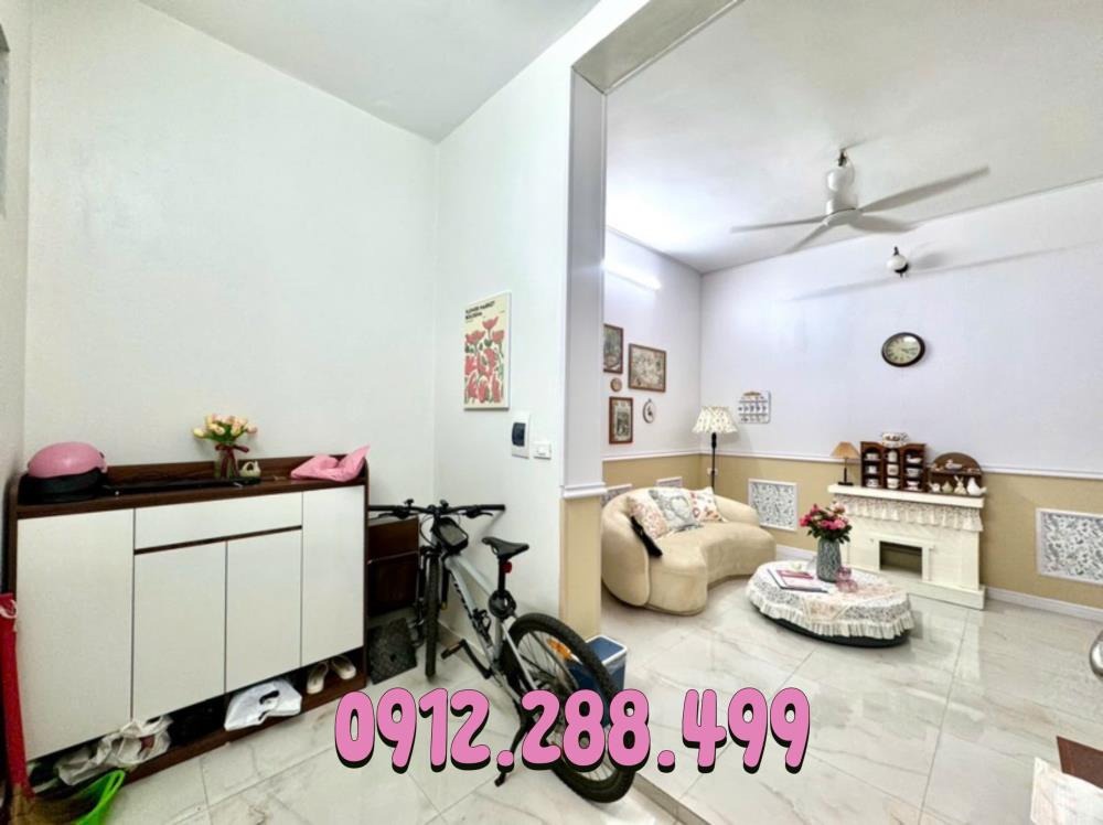 Bán nhà Hồng Hà, Hoàn Kiếm: 28m x 4T, 5.1 tỷ - Sân Chơi Lớn, Ô Tô Vào Sát Nhà