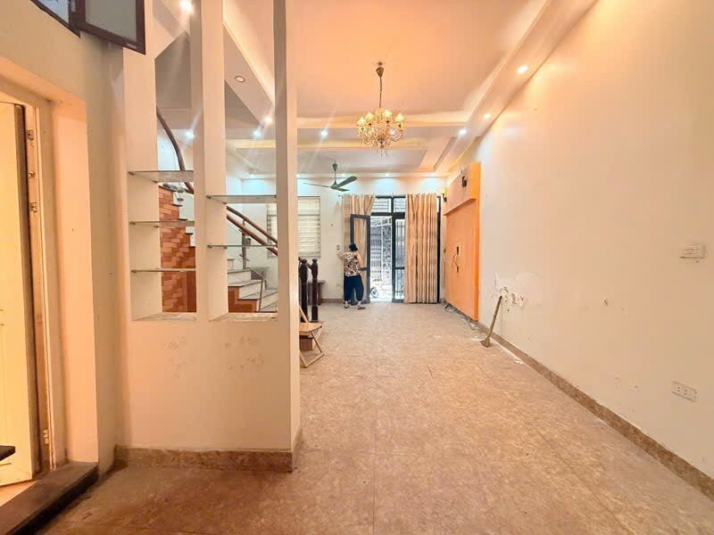 Trung tâm Ba Đình - Nhà 56m2, Mặt tiền 6m - Ô tô vào nhà