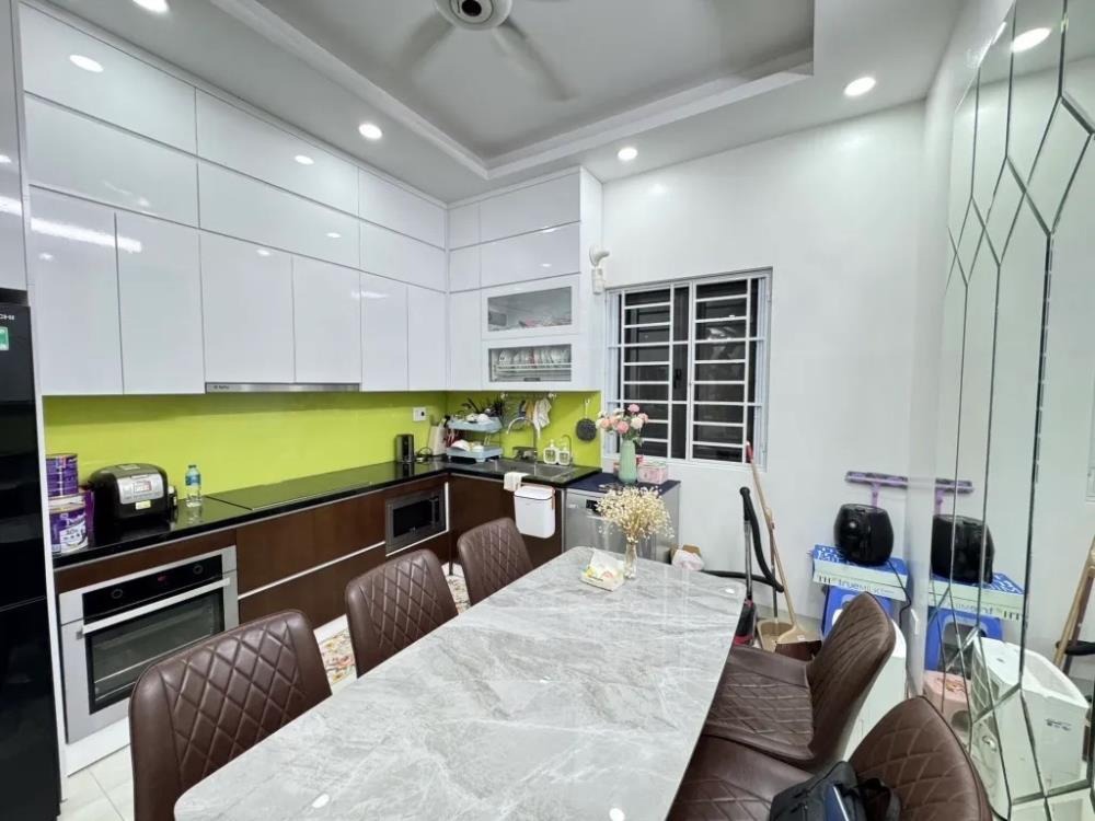 Bán nhà ngõ 43 Kim Đồng, Hoàng Mai, Hà Nội - 5 tầng, 52m², Giá 14 tỷ - Ô tô đỗ cửa