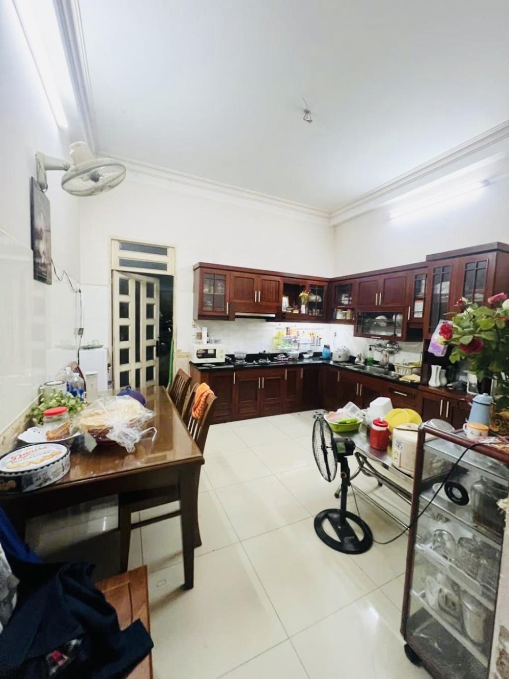 Bán Nhà Phạm Văn Bạch, Tân Bình: 4.3x17m, 3 Tầng, 6.8 Tỷ