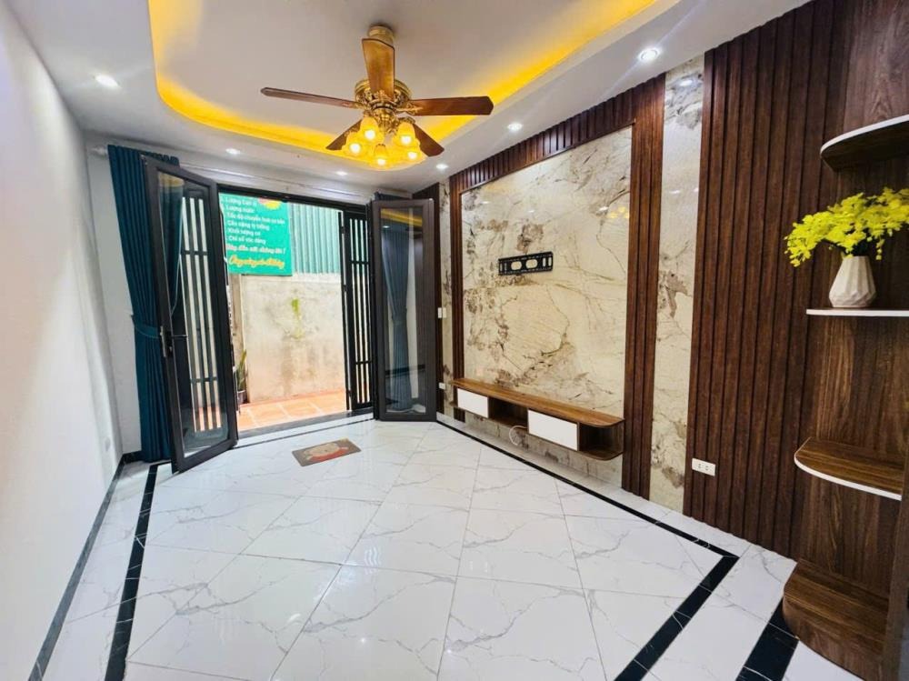 Nhà 5 Tầng, Mặt Tiền Rộng - Vị Trí Đắc Địa Tây Tựu, Giá Tốt