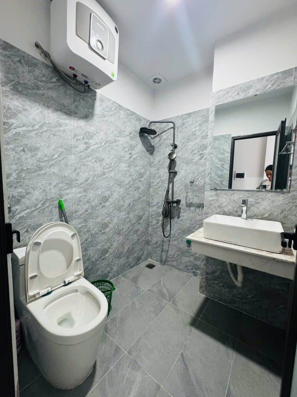 Nhà 5 Tầng, Mặt Tiền Rộng - Vị Trí Đắc Địa Tây Tựu, Giá Tốt