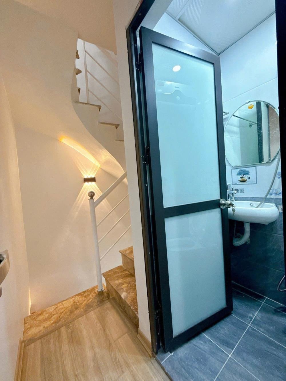 Nhà 5 Tầng Đống Đa - Vị Trí Trung Tâm - Ngõ Thông Ba Gác - 3.4 Tỷ