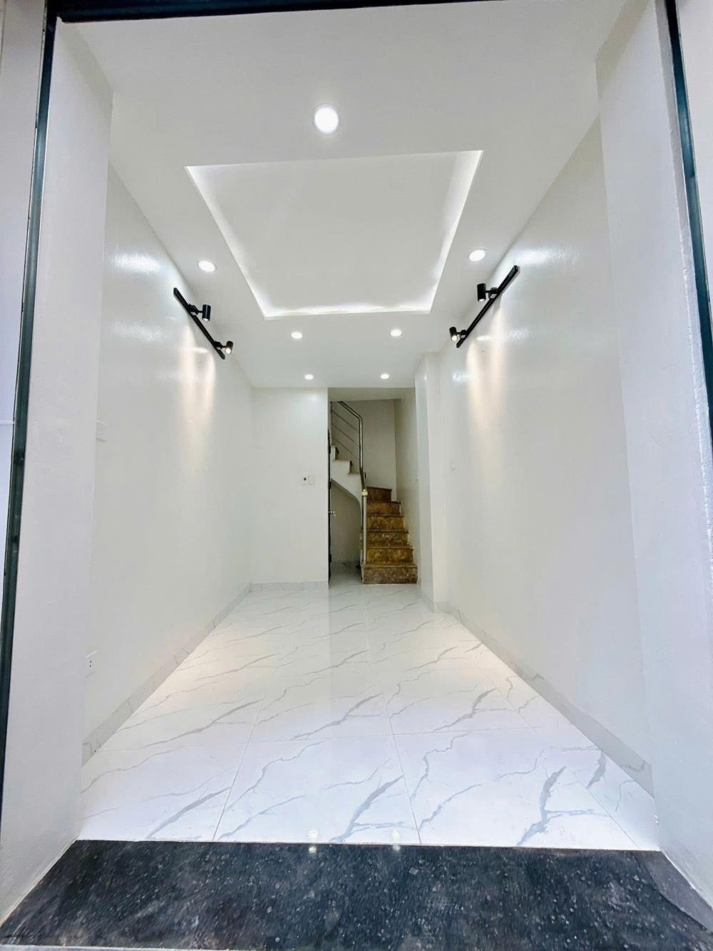 Nhà 5 Tầng Đống Đa - Vị Trí Trung Tâm - Ngõ Thông Ba Gác - 3.4 Tỷ