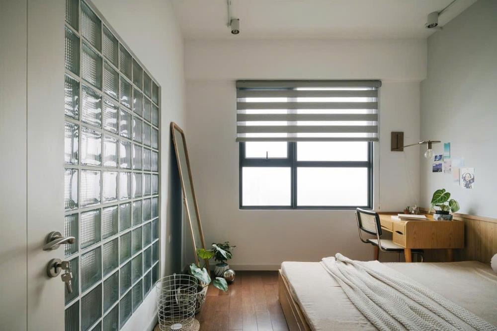 Căn hộ 1 Ngủ Vinhomes D’Capitale View Hồ - Giá Tốt, Full Nội Thất
