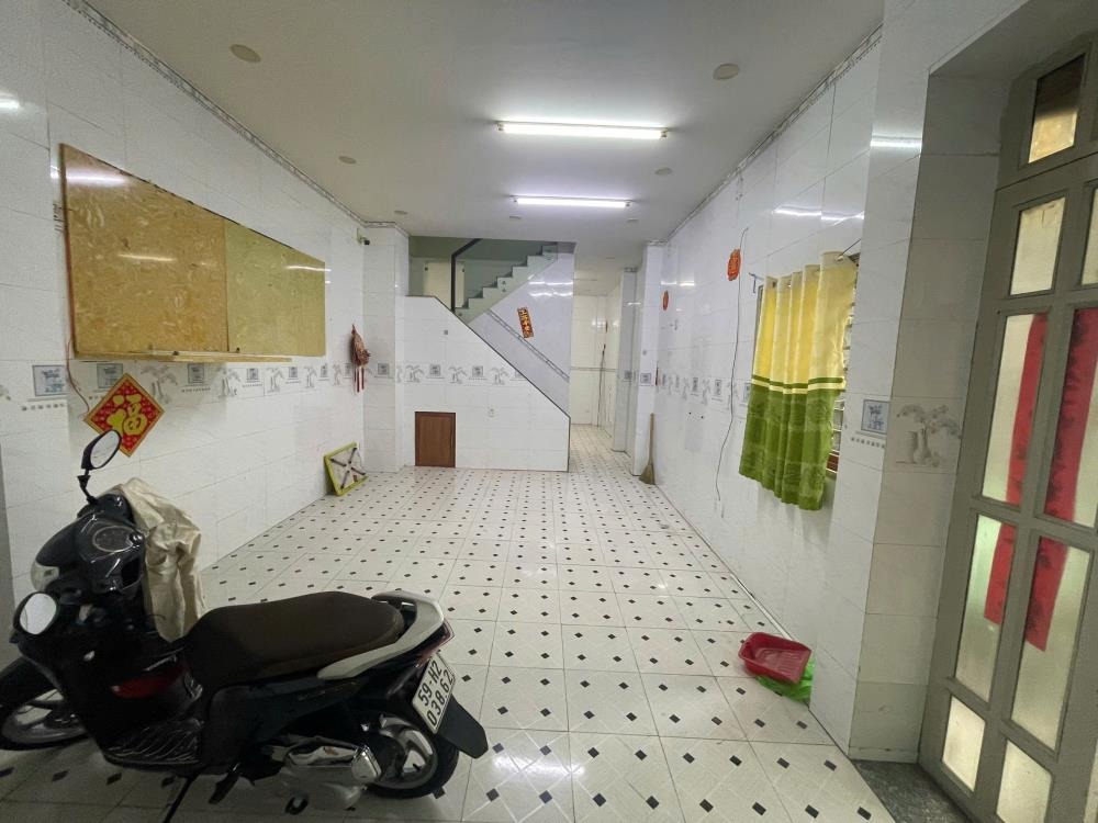 Bán Nhà Phú Trung, Tân Phú 52.5m2, Sổ Hồng Riêng - Giá 5.8 Tỷ