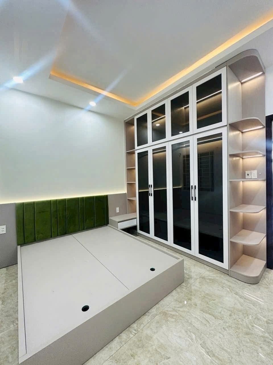 Nhà Lô Góc Tây Mỗ, Nam Từ Liêm - Giá 6.2 Tỷ | Vị Trí Đắc Địa