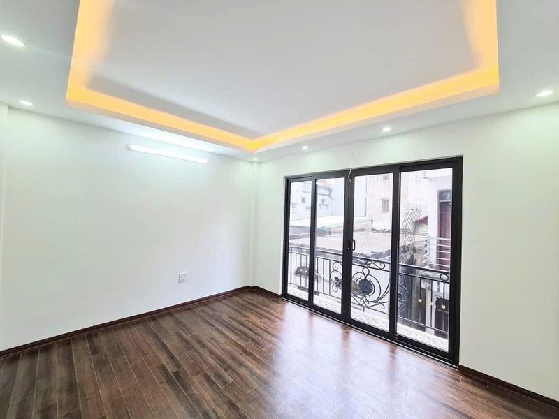 Bán nhà Trương Định 5 tầng, 6.85 tỷ - Vị trí đẹp, gần phố