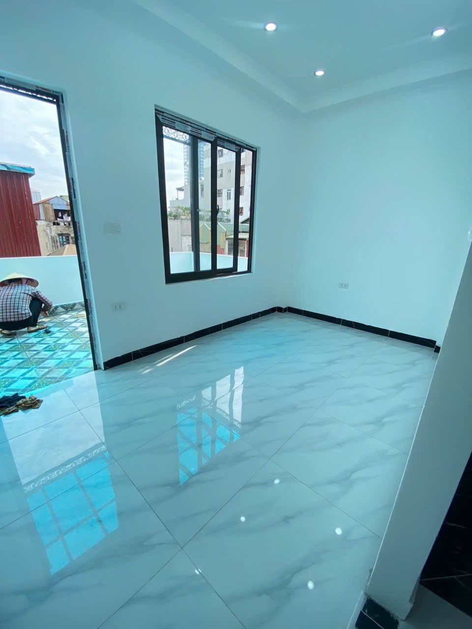 Bán gấp nhà phố Linh Đàm - 38m2 x 7 tầng - Gara ô tô, thang máy - Giá chỉ 7.8 tỷ