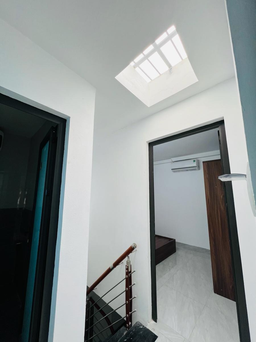 Bán nhà 2 tầng, 31m2, Giá 5.1 tỷ - Vị trí đắc địa, Kinh doanh sầm uất