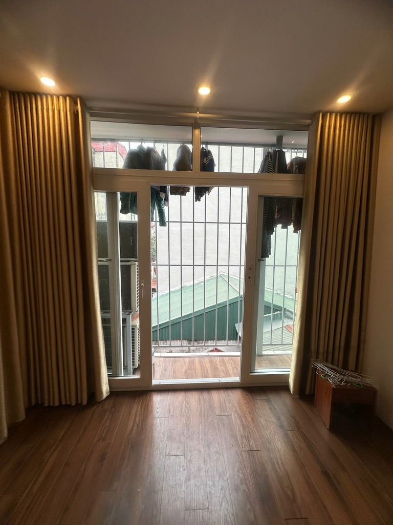 Bán nhà đẹp Đội Cấn, Ba Đình - 6.2 tỷ, 35m2, gần phố, vào ở ngay