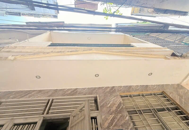 Bán nhà Ba Đình 56m2, Mặt tiền 6m, Ô tô vào nhà, Giá Tốt