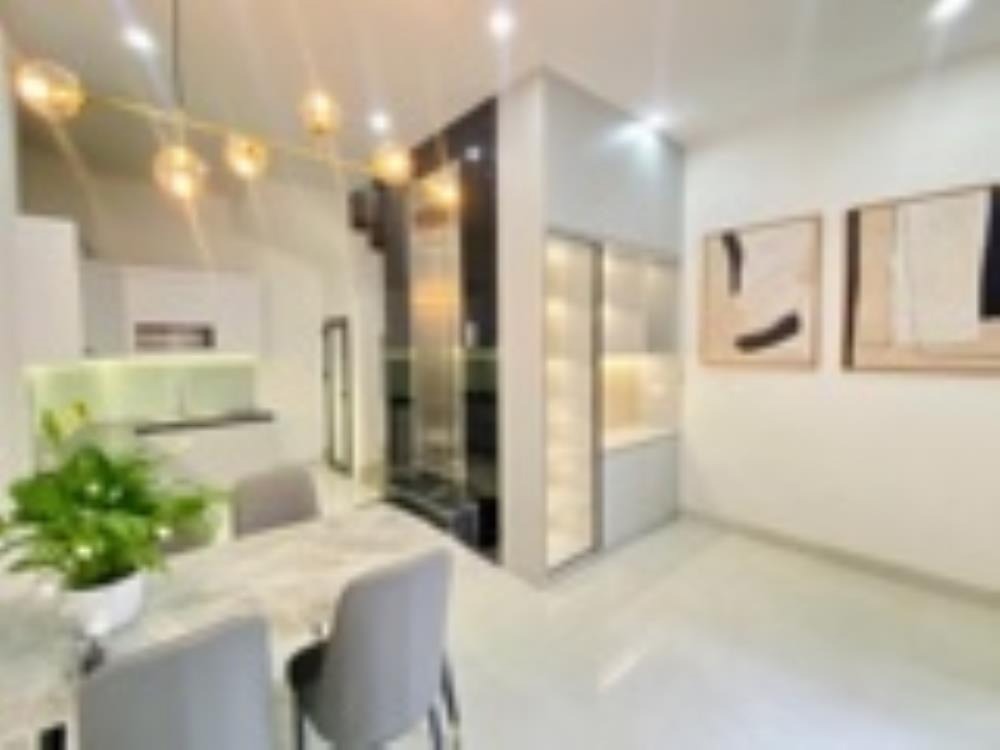 Bán nhà Quan Nhân - 30m2, 5 tầng, mặt tiền 4.6m - Giá 7.98 tỷ