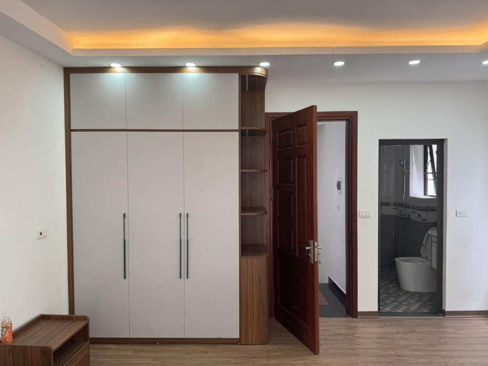 Bán Gấp Nhà Phú Diễn 5 Tầng, Mặt Tiền 5m, Giá Chỉ 8x Triệu