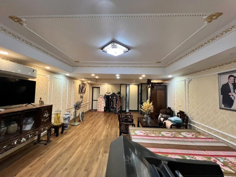 Bán nhà liền kề mặt phố Trần Kim Xuyến - 120m2 - Cầu Giấy - Giá 70 tỷ