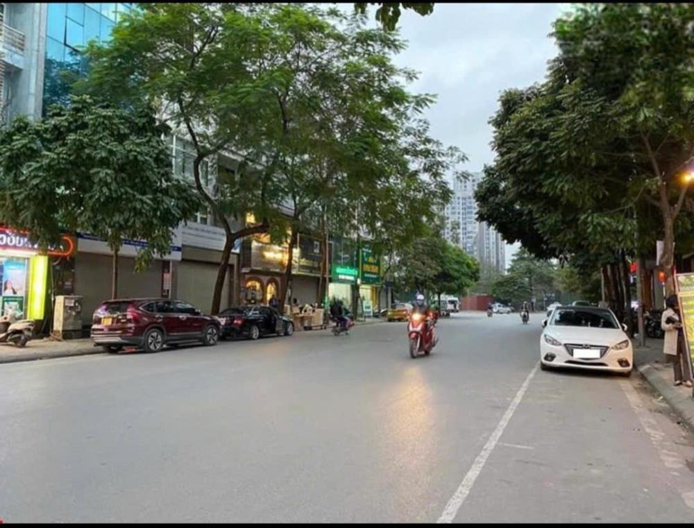 Bán nhà liền kề mặt phố Trần Kim Xuyến - 120m2 - Cầu Giấy - Giá 70 tỷ