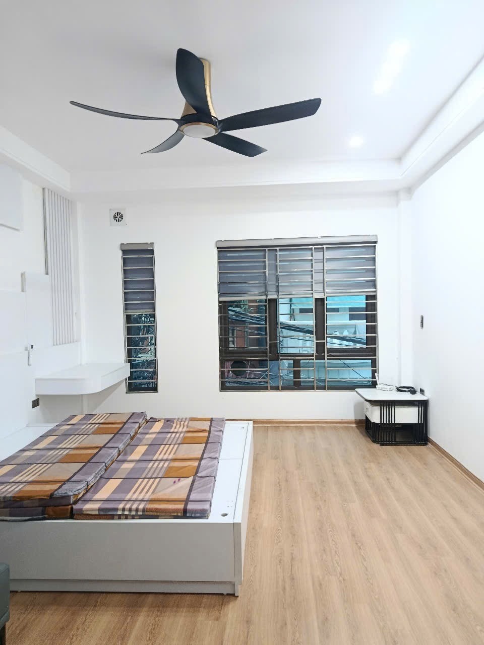 Bán nhà đường Bùi Xương Trạch, Thanh Xuân: Lô góc, Ngõ Thông, Giá Tốt