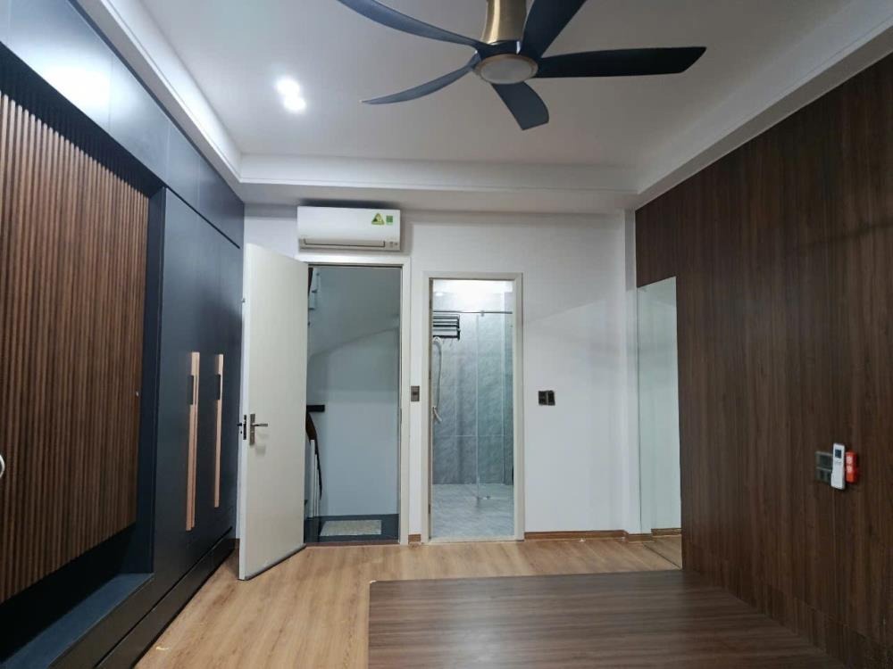 Bán nhà đường Bùi Xương Trạch, Thanh Xuân: Lô góc, Ngõ Thông, Giá Tốt