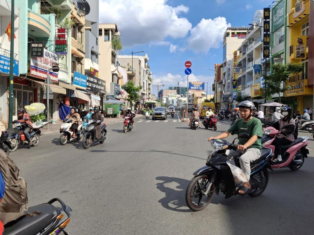 🔥 Giảm 3.5 Tỷ - Nhà 2 Tầng, MT Lê Lợi, 216m2, Giá Chỉ 29.9 Tỷ