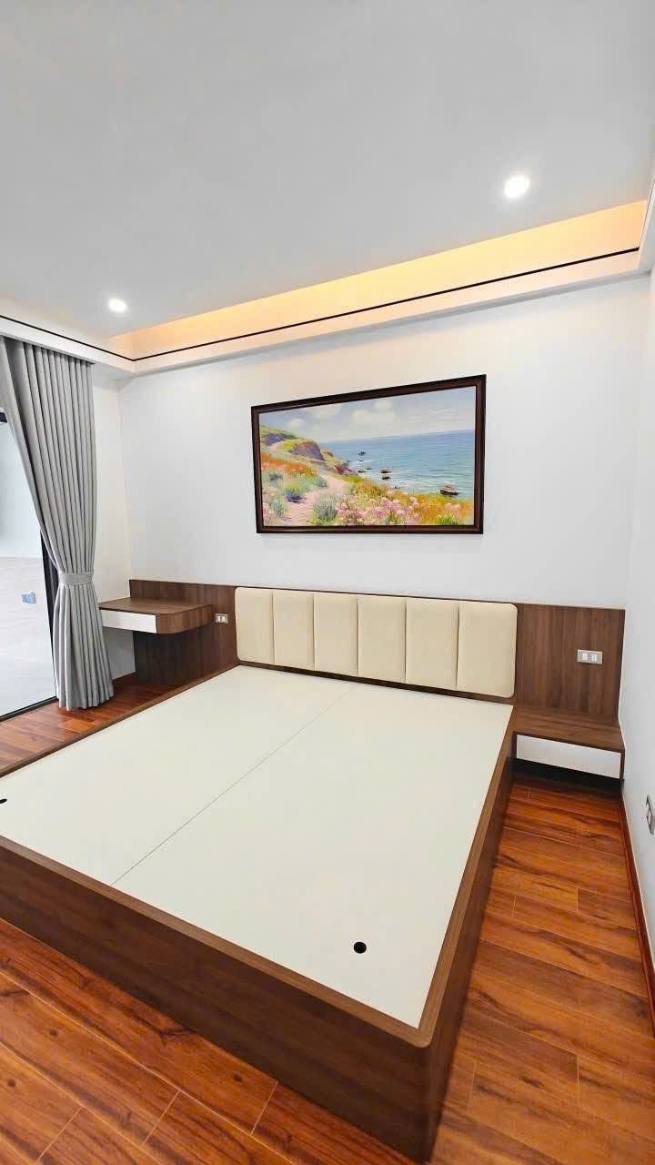 Bán Căn Hộ D5A Trần Thái Tông 120m2, 3PN, 9.25 tỷ - Full Nội Thất, View Thoáng
