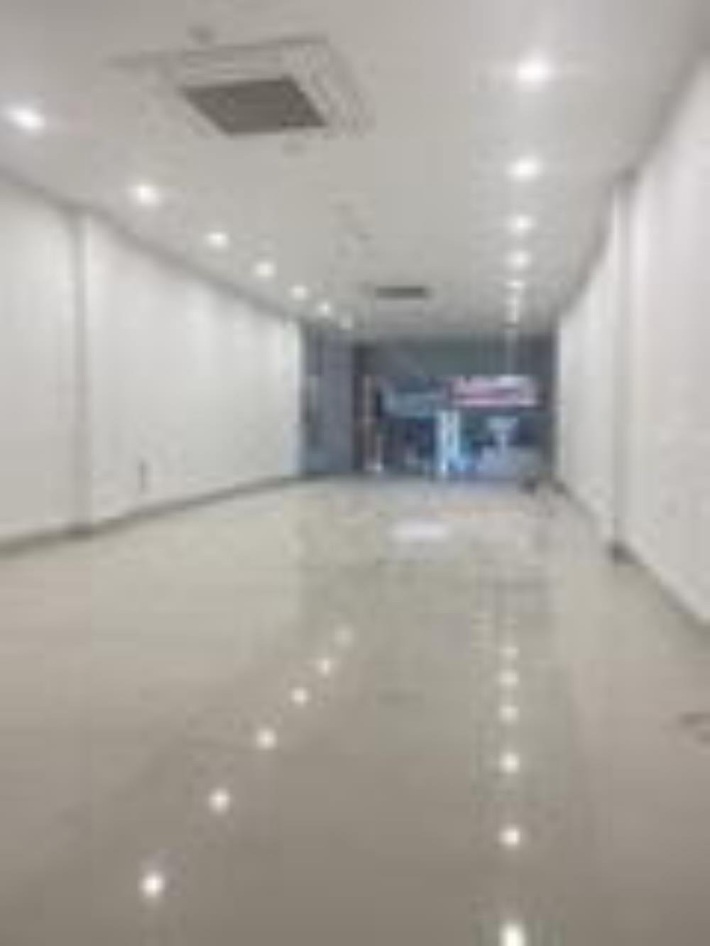 Cho thuê văn phòng 40m2 mặt phố Lê Trọng Tấn, Thanh Xuân - Giá 8 triệu