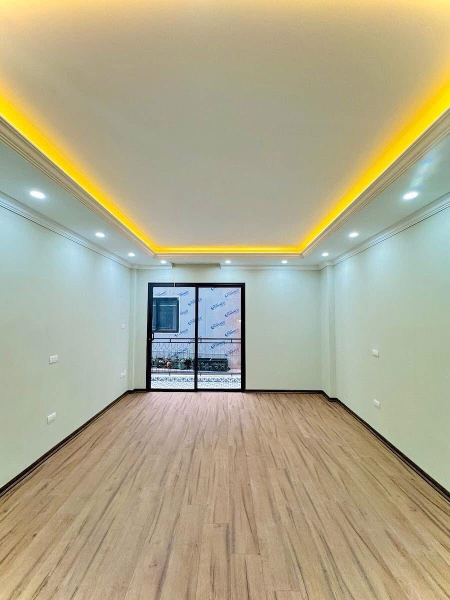 Bán nhà phố Hoàng Mai, 36m2, 5 Tầng, Giá 7.65 Tỷ - Vị trí đẹp, pháp lý chuẩn