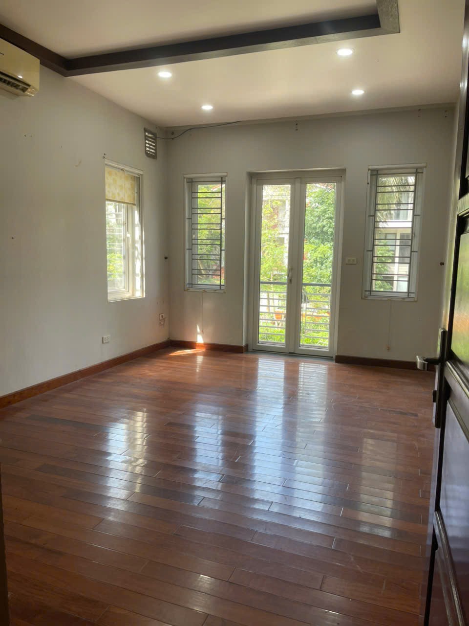 Cho Thuê Biệt Thự Mễ Trì Hạ - 200m2 - 50tr/tháng - Hiện Đại, Full Nội Thất