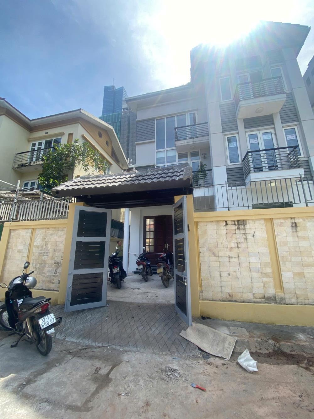 Cho Thuê Biệt Thự Mễ Trì Hạ - 200m2 - 50tr/tháng - Hiện Đại, Full Nội Thất