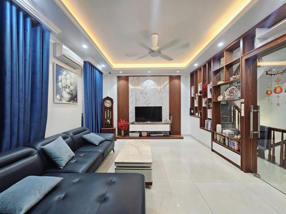 Nhà Mới Đẹp - Lô Góc - Ngõ Thông - Cầu Giấy - Giá 12.5 tỷ