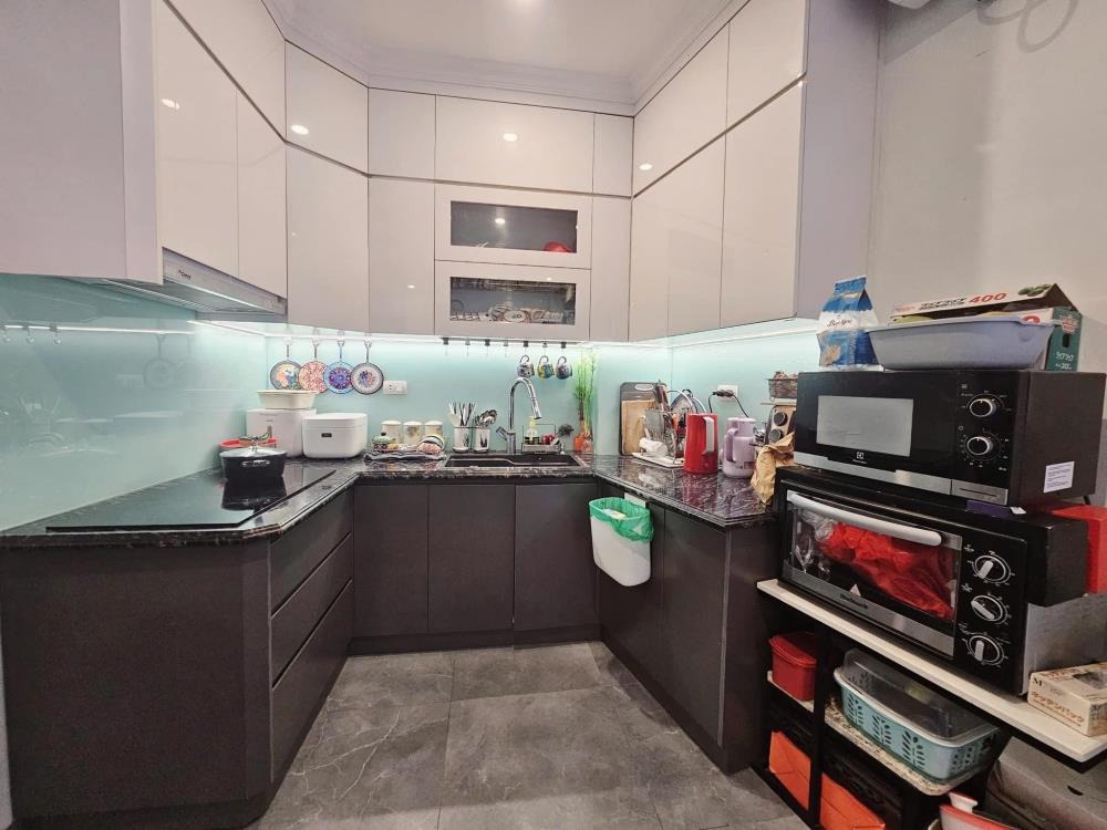 Nhà Mới Đẹp - Lô Góc - Ngõ Thông - Cầu Giấy - Giá 12.5 tỷ