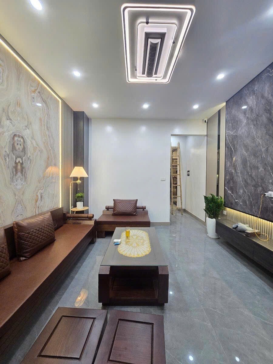 Bán nhà Đống Đa 46m2, Ngõ Ô Tô, View Hồ, Pháp Lý Sổ Đỏ