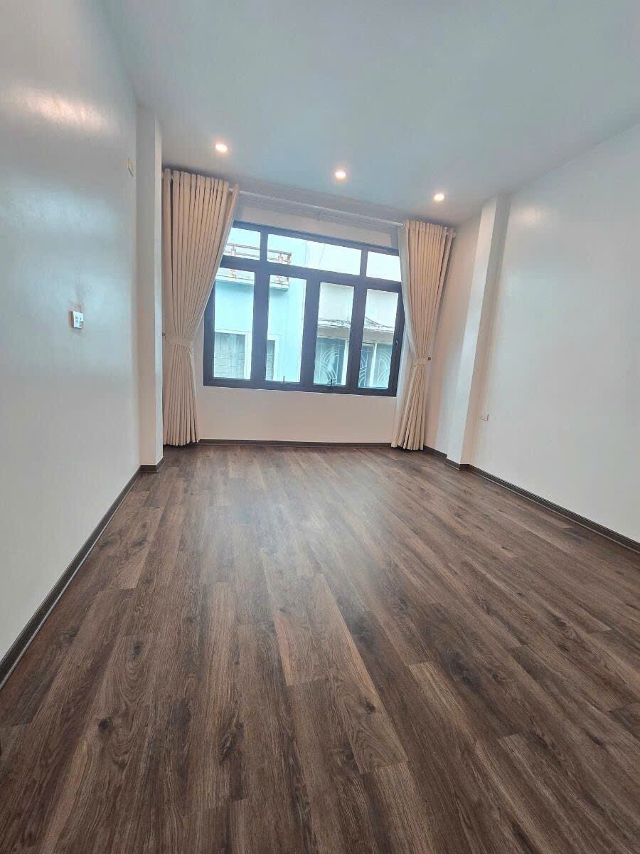 Bán nhà Đống Đa 46m2, Ngõ Ô Tô, View Hồ, Pháp Lý Sổ Đỏ