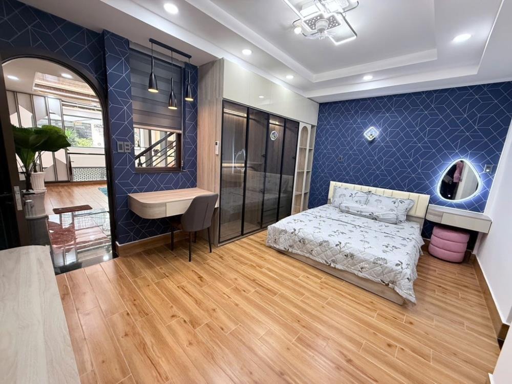 Bán nhà Tân Bình: 4 Tầng, 70m2, Giá 9.9 Tỷ - Vị trí đẹp, Full Nội Thất