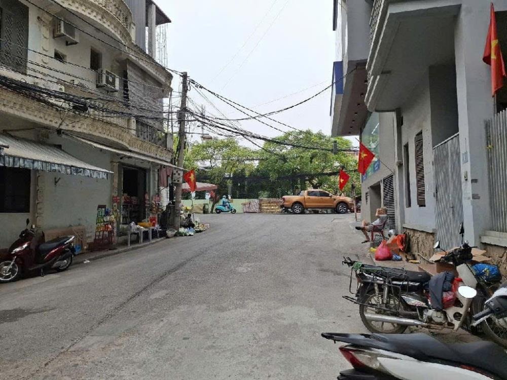 Bán Nhà Lạc Long Quân, Tây Hồ - 39m2, 4 Tầng, 11.6 Tỷ