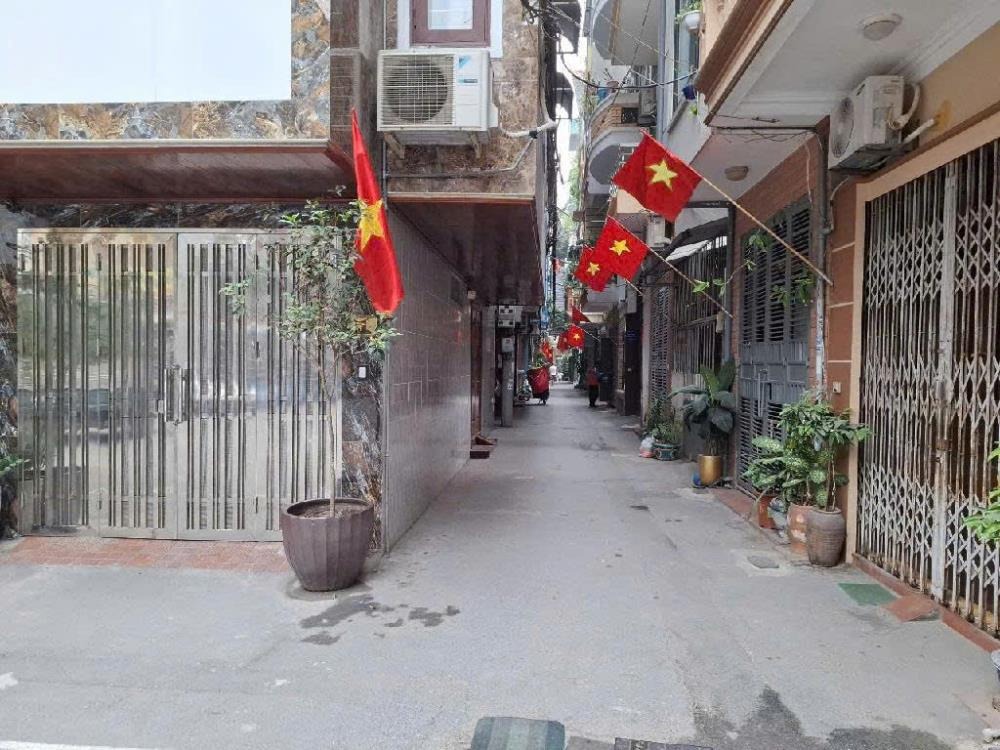 Bán Nhà Lạc Long Quân, Tây Hồ - 39m2, 4 Tầng, 11.6 Tỷ