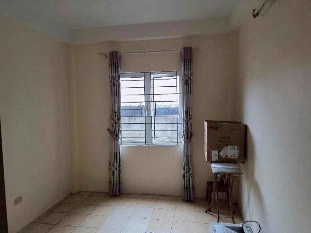 Bán Nhà Lạc Long Quân, Tây Hồ - 39m2, 4 Tầng, 11.6 Tỷ