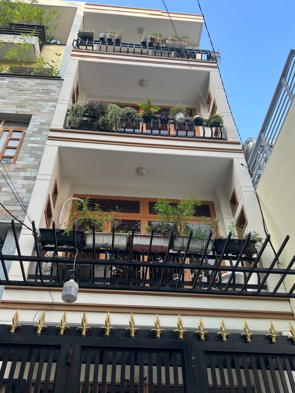 Nhà hẻm xe hơi Quận 10 - 43m² - Nở hậu - Giá 12.5 tỷ