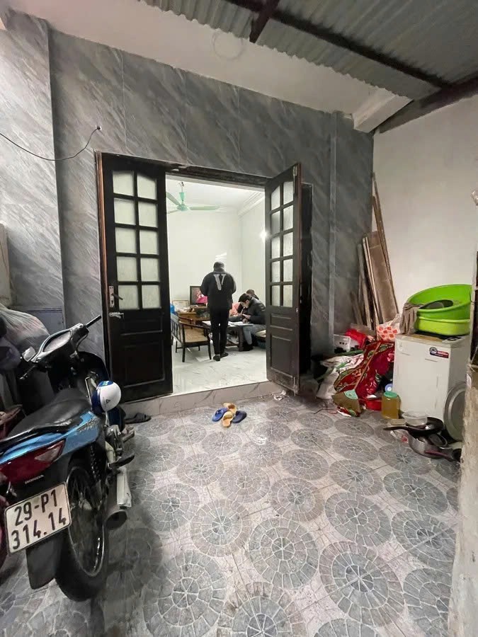 Bán nhà Lĩnh Nam - Hoàng Mai, 65m2, Mặt tiền 4.5m, Thông Thoáng