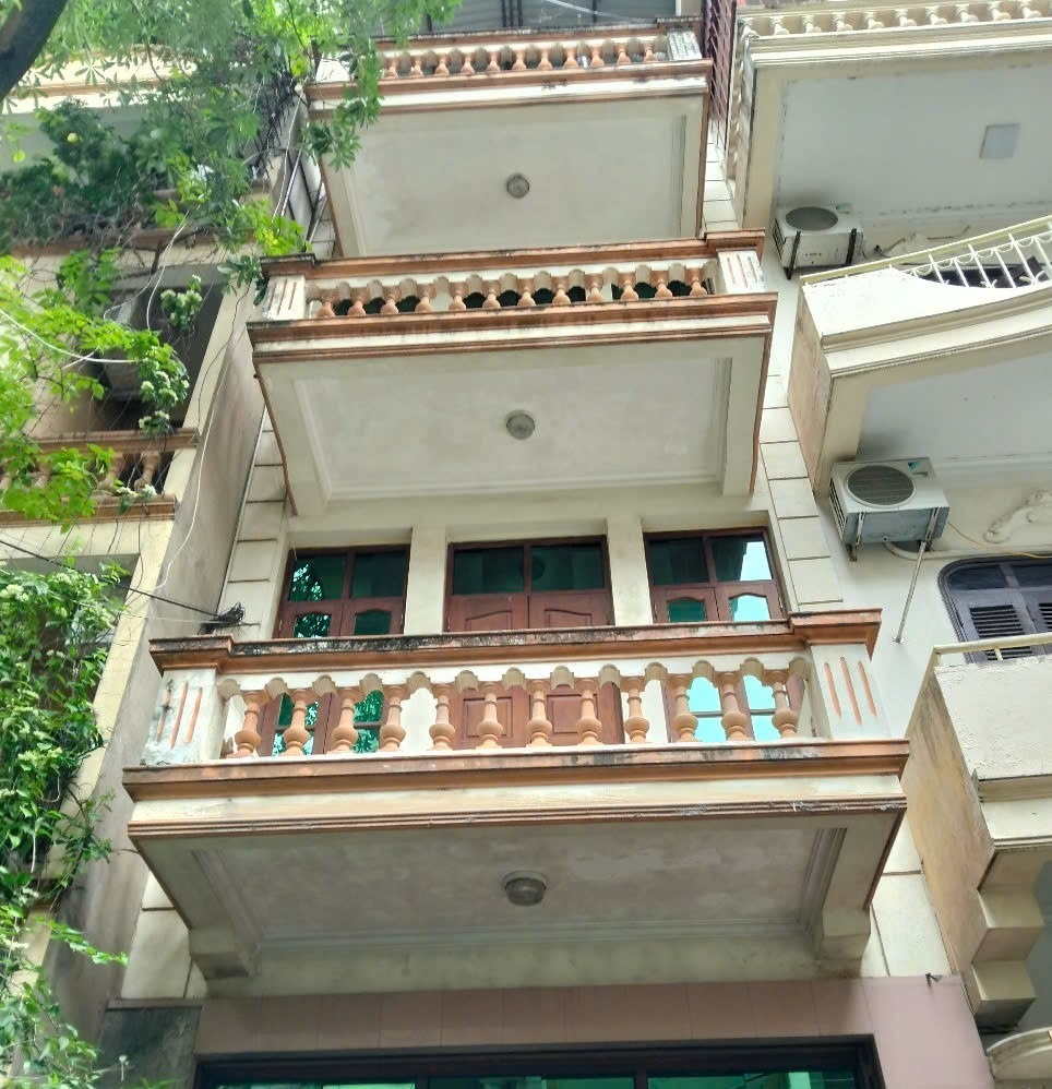 Bán nhà phố Thái Thịnh 55m2 x 5 tầng, KD tốt, ô tô đỗ cửa, Quận Đống Đa