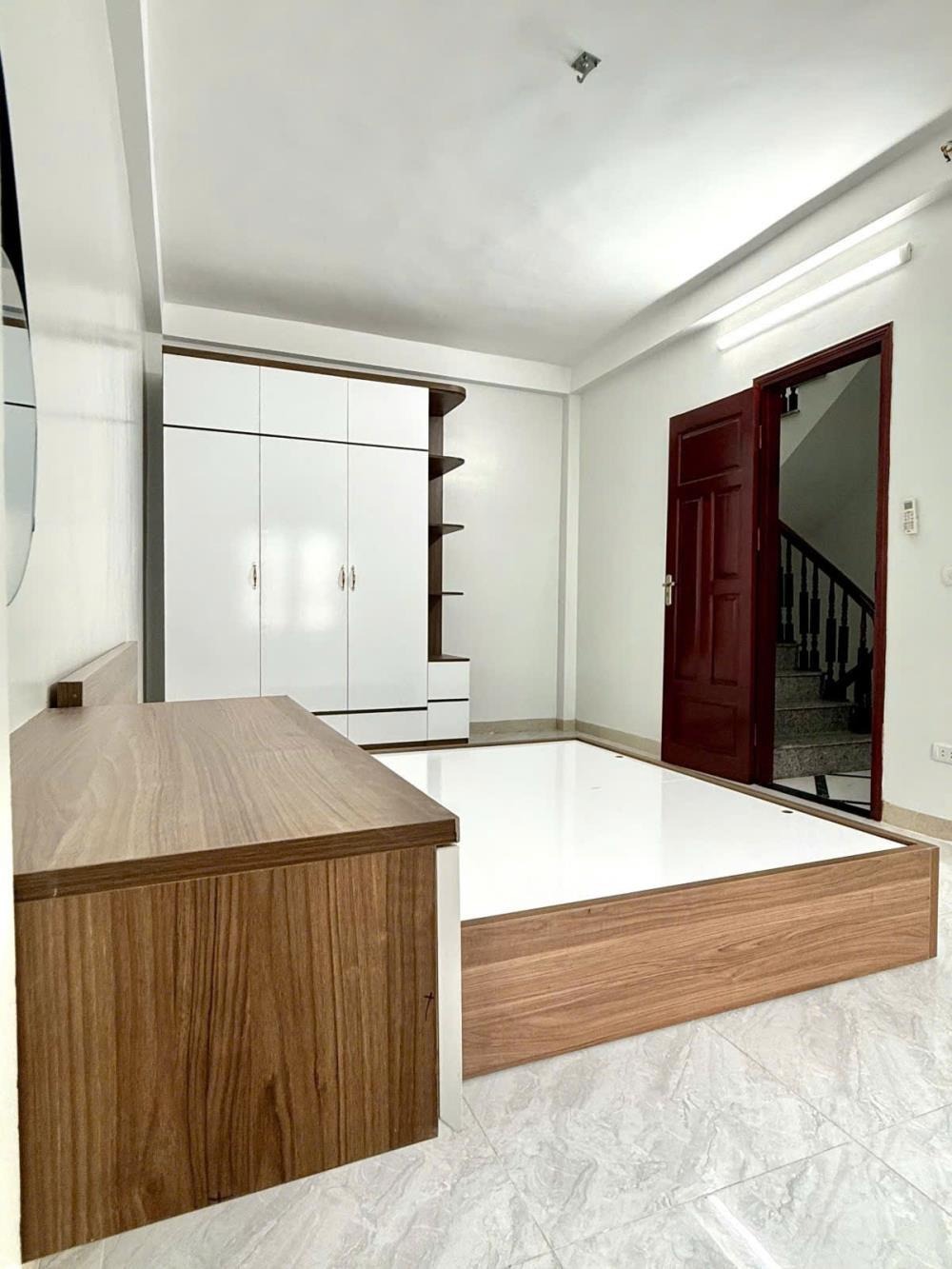 Cần Bán Nhà Đẹp, Ngõ Thông, Ô Tô 50m, Vĩnh Tuy - 6.95 Tỷ