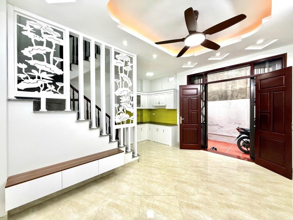 Cần Bán Nhà Đẹp, Ngõ Thông, Ô Tô 50m, Vĩnh Tuy - 6.95 Tỷ
