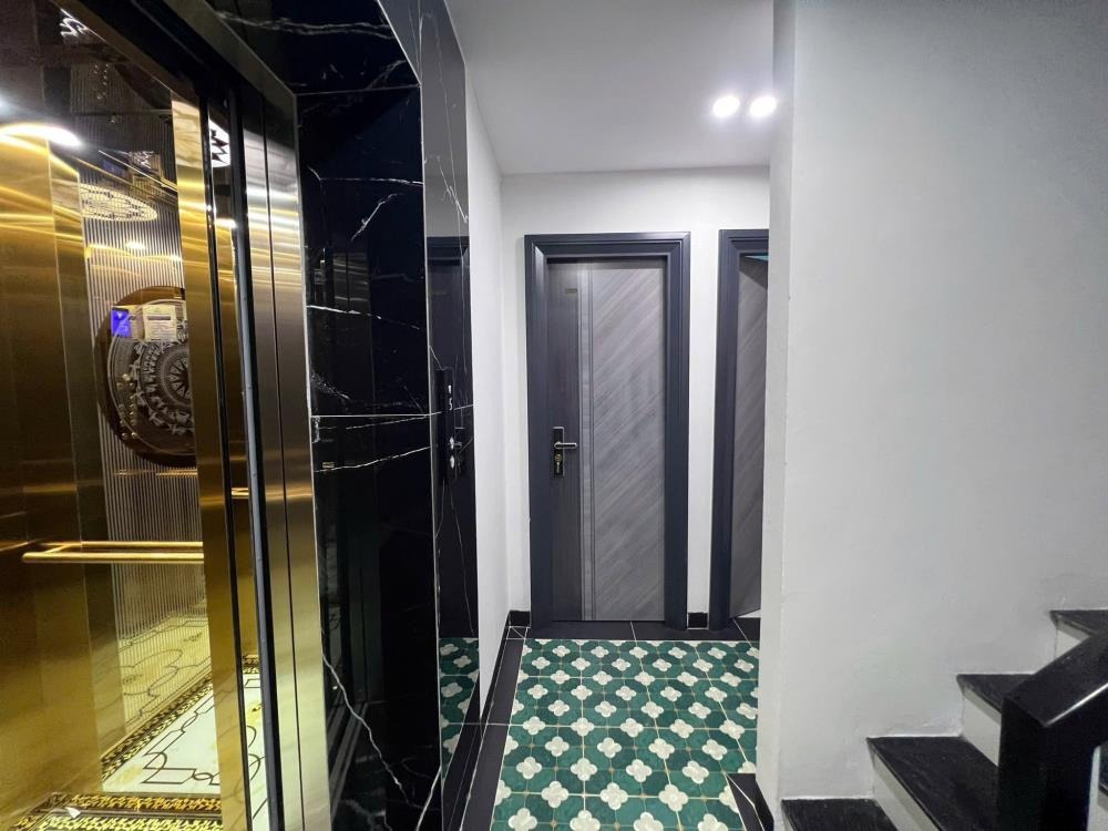 Bán Tòa Căn Hộ Dịch Vụ VIP Tây Hồ - Doanh Thu 1 Tỷ/Năm