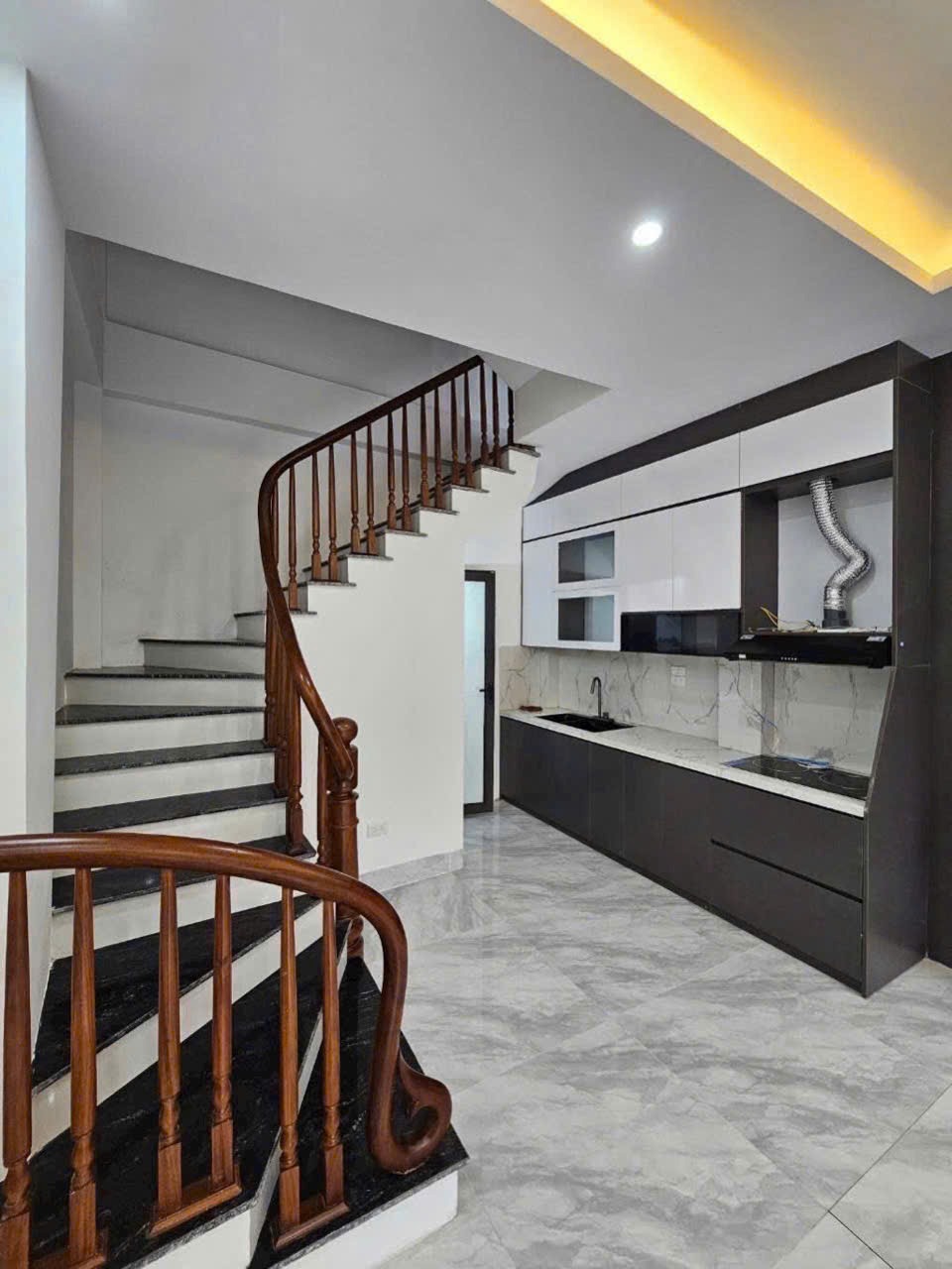 Nhà Ngọc Lâm - Vị trí Vàng, 5 phút Phố Cổ - Giá 7 tỷ