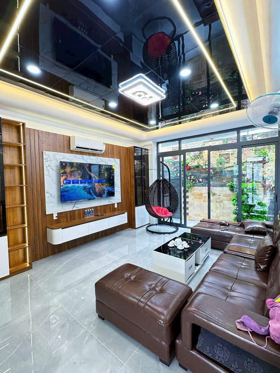 Bán nhà 5 tầng Bình Tân - Vị trí đẹp, đường rộng 12m