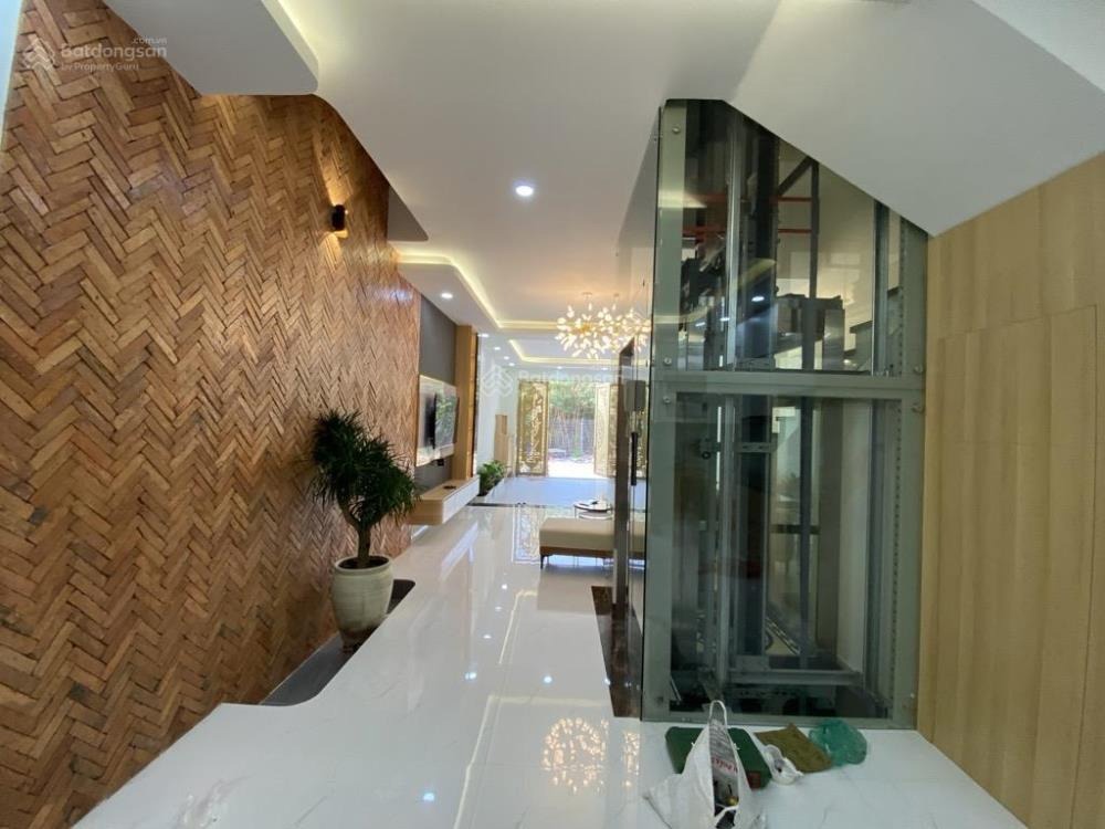 Bán nhà Quận 7 - 90m2 - 4PN - Giá 14.5 tỷ - Vị trí đắc địa