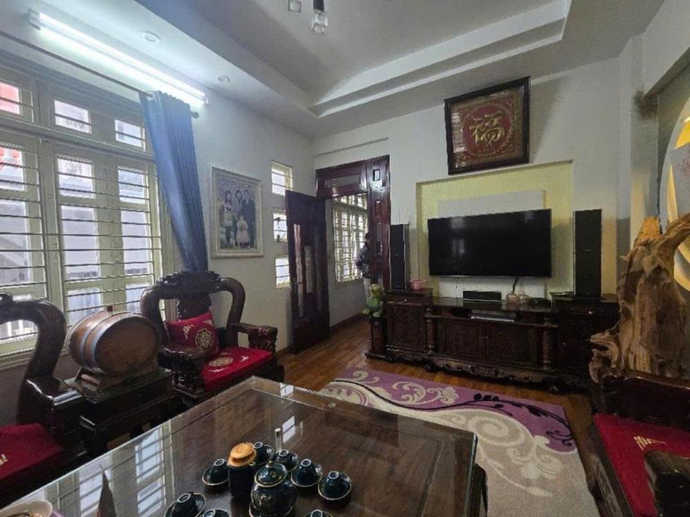 Ngõ 165 Dương Quảng Hàm: Phân Lô - Ô Tô Vào - Nhà Đẹp - Dân Trí Cao