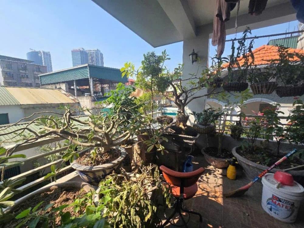 Ngõ 165 Dương Quảng Hàm: Phân Lô - Ô Tô Vào - Nhà Đẹp - Dân Trí Cao