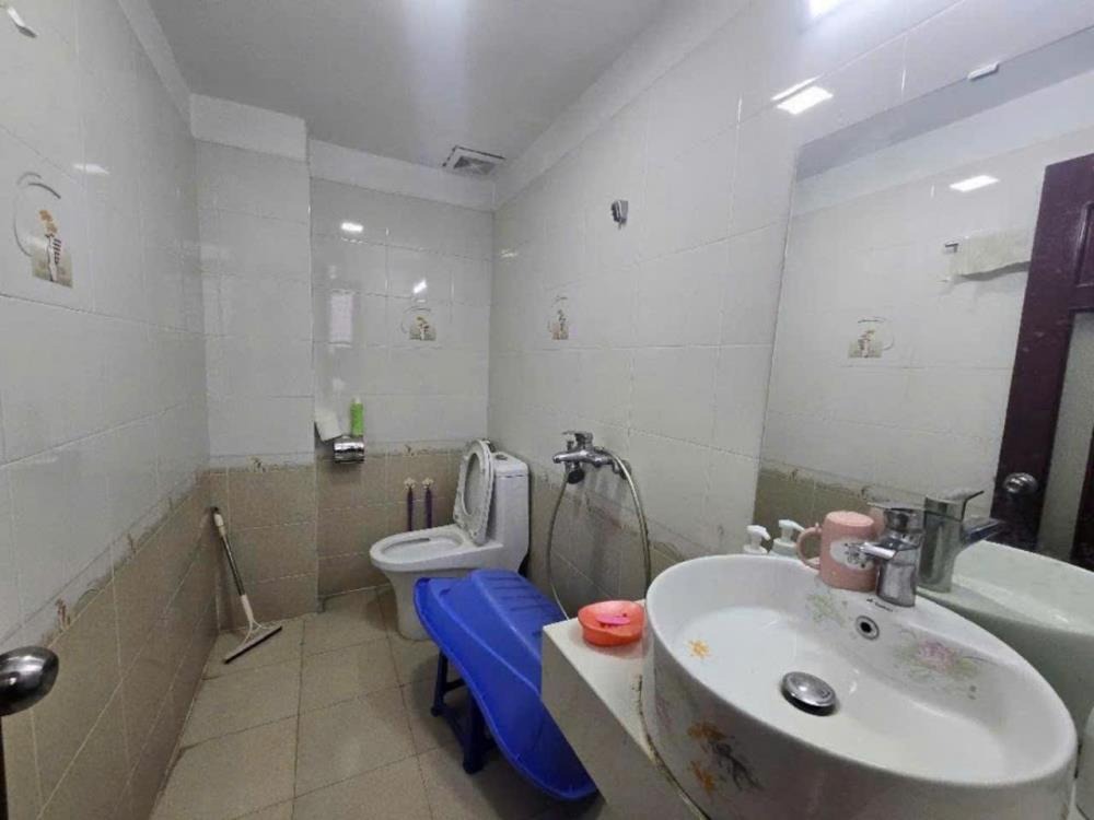 Ngõ 165 Dương Quảng Hàm: Phân Lô - Ô Tô Vào - Nhà Đẹp - Dân Trí Cao